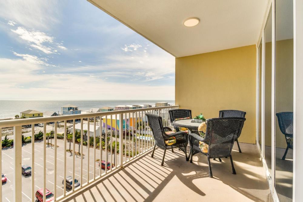 Gulf Shores Beachfront Condo with Community Pool!